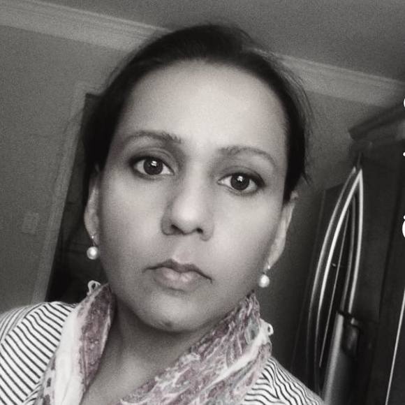 Poshmark profile picture for @ruhi